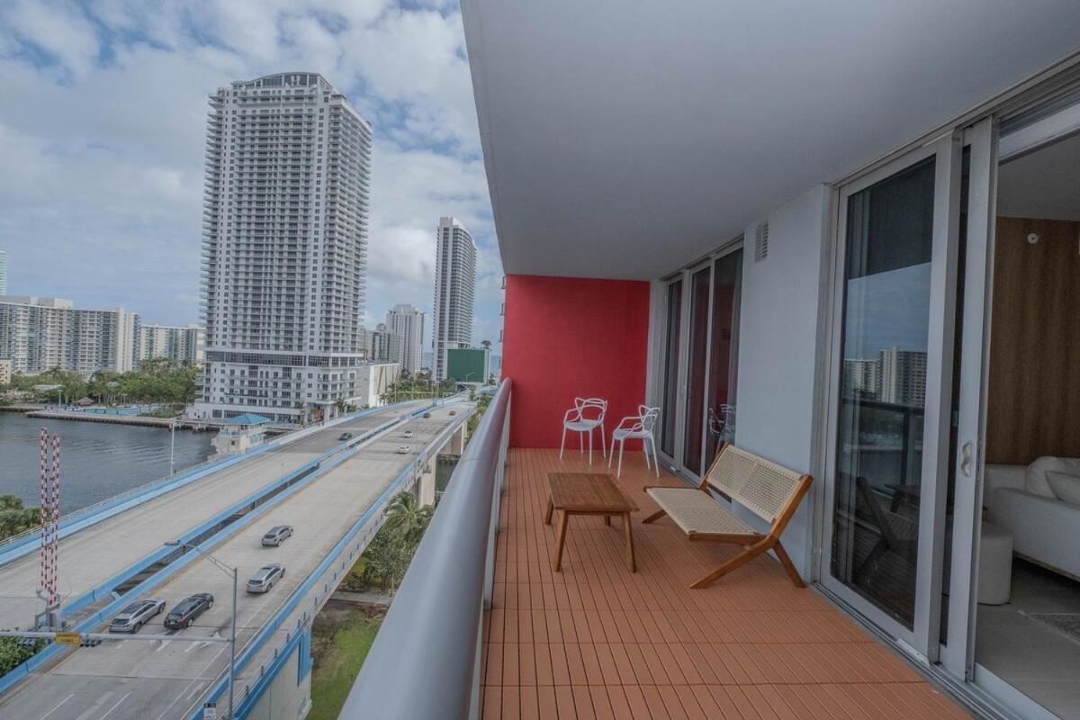 2B 2B Luxury Ocean Views Apt In Hallandale Beach Apartment Bagian luar foto